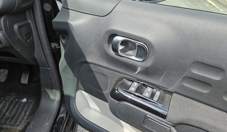 2024 74 Citroen C3 1.2 PureTech Plus 5dr Black Light Damaged Salvage full