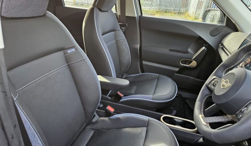 2025 25 MINI ACEMAN 135kW E Classic 43kWh 5dr Auto Damaged Salvage full