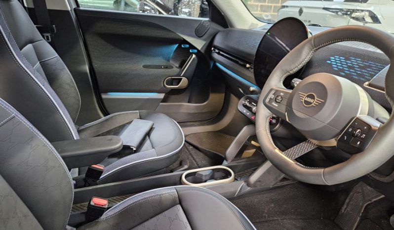 2025 25 MINI ACEMAN 135kW E Classic 43kWh 5dr Auto Damaged Salvage full