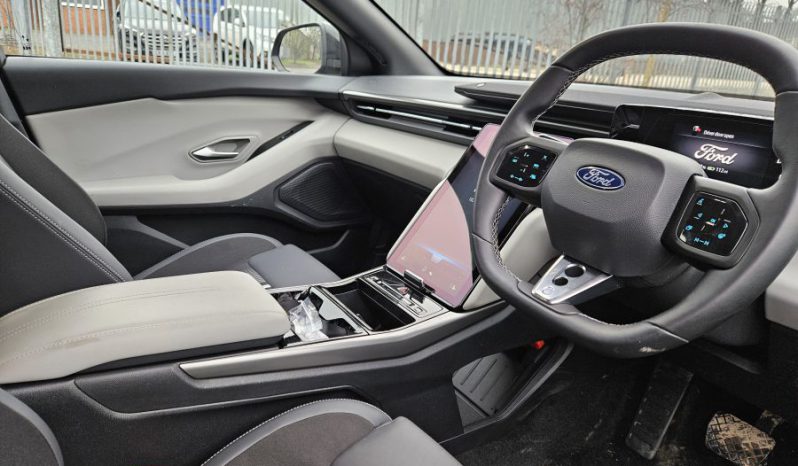 2025 25 FORD CAPRI 210kW Select 77kWh 5dr Auto Black Dmaged Salvage CAT N full