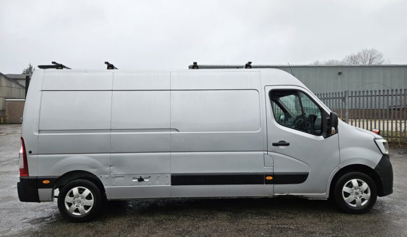 2023 23 RENAULT MASTER LM35dCi 135 Business+ Medium Roof Van Damaged Salvage full