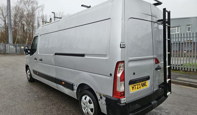 2023 23 RENAULT MASTER LM35dCi 135 Business+ Medium Roof Van Damaged Salvage full