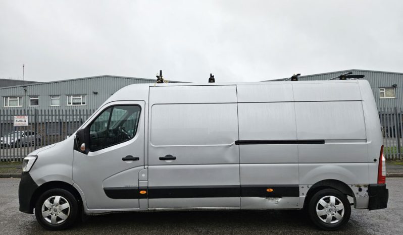 2023 23 RENAULT MASTER LM35dCi 135 Business+ Medium Roof Van Damaged Salvage full