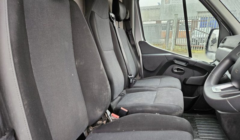 2023 23 RENAULT MASTER LM35dCi 135 Business+ Medium Roof Van Damaged Salvage full