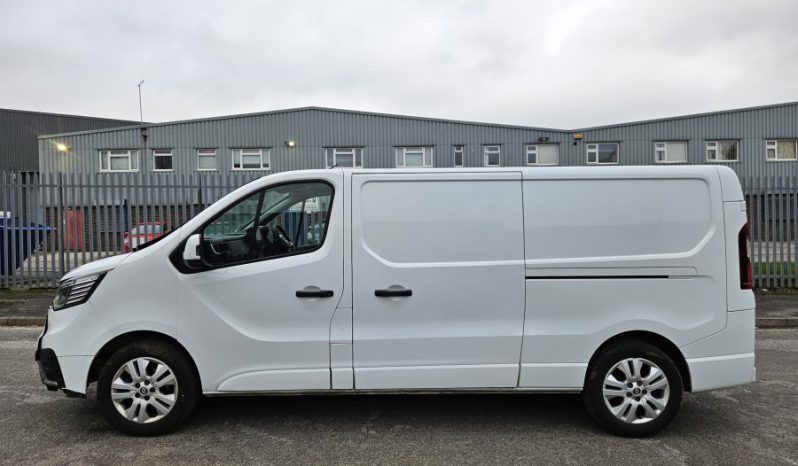 2024 24 RENAULT TRAFIC LL30 Blue dCi 130 Extra Van Damaged Salvage CAT N full
