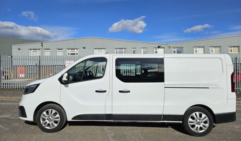 2024 RENAULT TRAFIC LL30 Blue dCi 170 Sport Crew Van EDC 6 Seats Damaged Salvage full