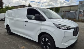 2024 74 FORD TRANSIT CUSTOM 100kW ELECTRIC 65kWh Van Trend Auto Damaged Salvage full