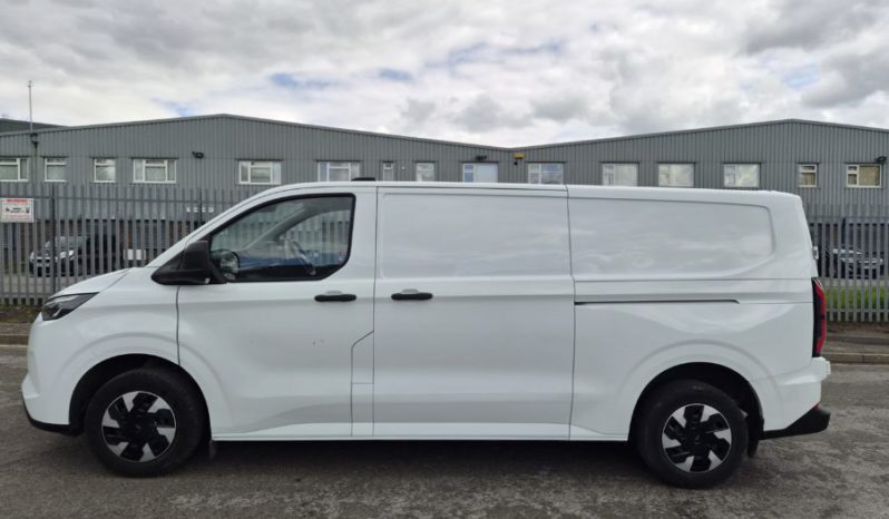 2024 74 FORD TRANSIT CUSTOM 100kW ELECTRIC 65kWh Van Trend Auto Damaged Salvage full