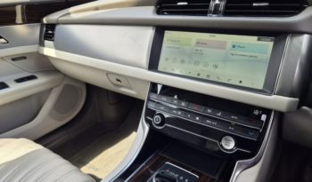 2019 JAGUAR XF 2.0i [250] Portfolio 4dr Auto Damaged Salvage full
