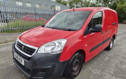 2018 18 PEUGEOT PARTNER S Puretech 110 S Red Damaged Salvage