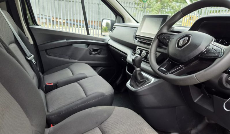 2024 24 RENAULT TRAFIC LL30 Blue dCi 150 Advance 9 Seater Auto Damaged Repaired full