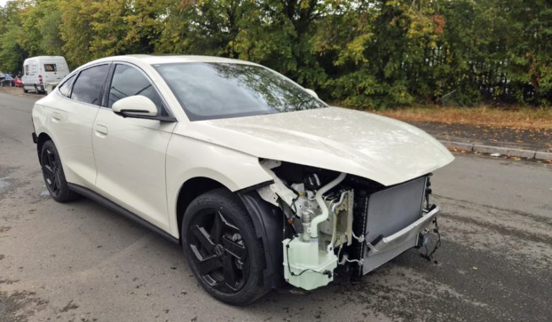 2026 26 BYD SEAL 6 1.5 DM-i 212 Comfort 4dr e-CVT White Damaged Salvage