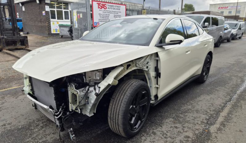 2026 26 BYD SEAL 6 1.5 DM-i 212 Comfort 4dr e-CVT White Damaged Salvage full