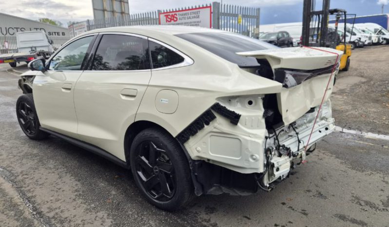 2026 26 BYD SEAL 6 1.5 DM-i 212 Comfort 4dr e-CVT White Damaged Salvage full