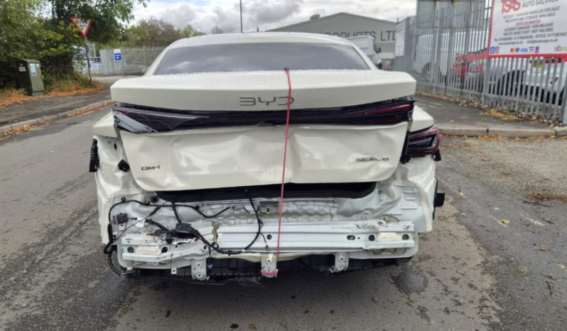 2026 26 BYD SEAL 6 1.5 DM-i 212 Comfort 4dr e-CVT White Damaged Salvage full